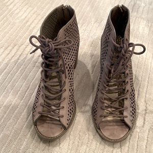 Grey / smoke cloud open toe